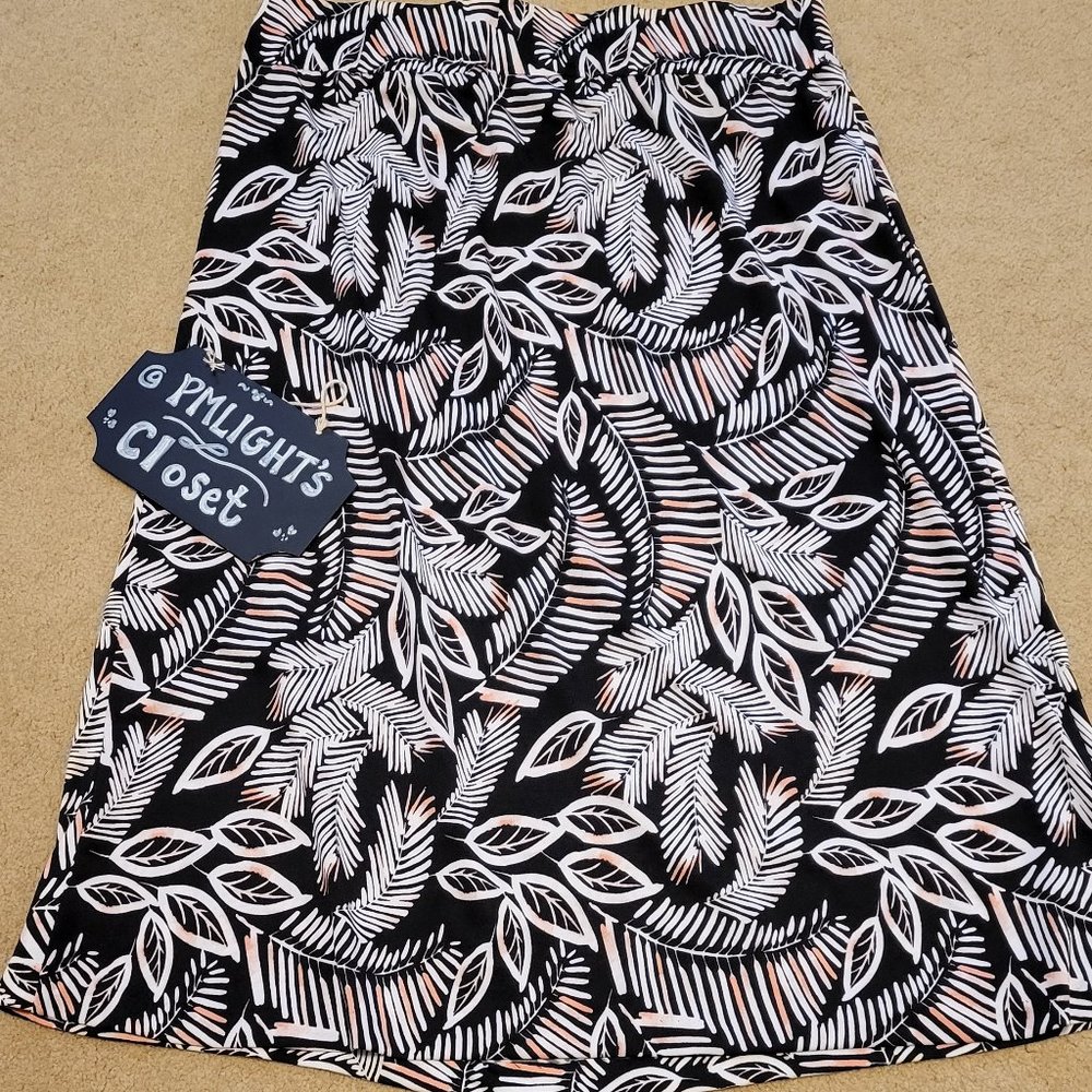 New Directions Medium Skirt Black White Peach Leaves